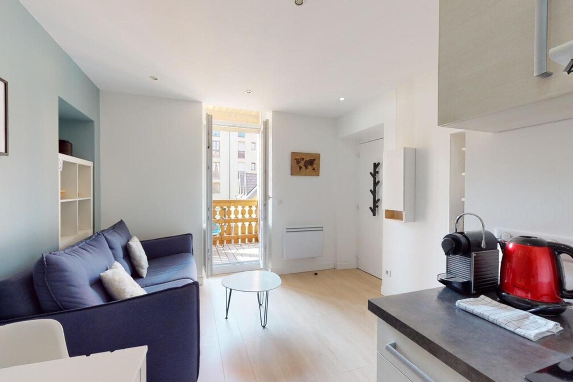 Le Royale W Balcony Apartment Annecy Bagian luar foto