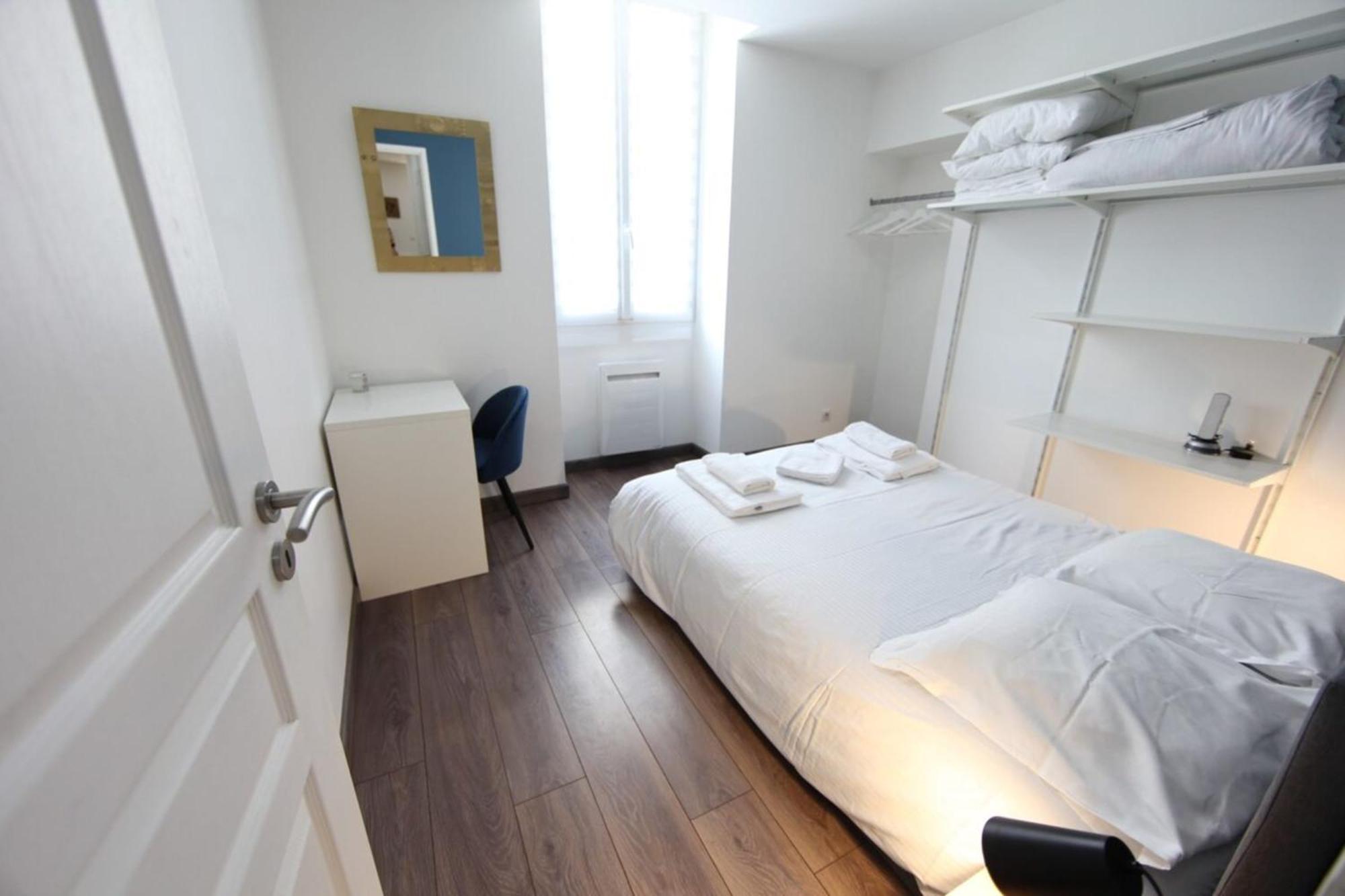Le Royale W Balcony Apartment Annecy Bagian luar foto